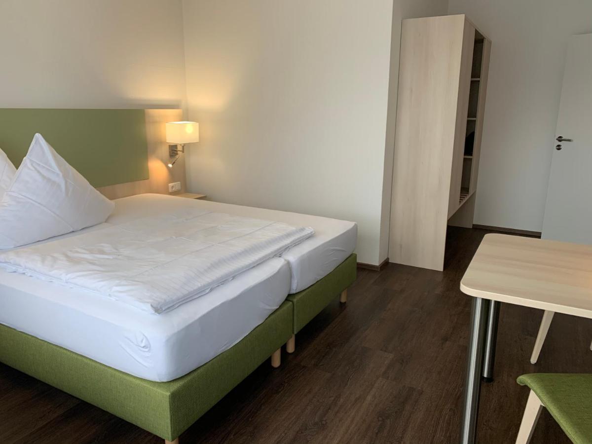 Marias Inn - Bed & Breakfast Garching bei München Exteriör bild